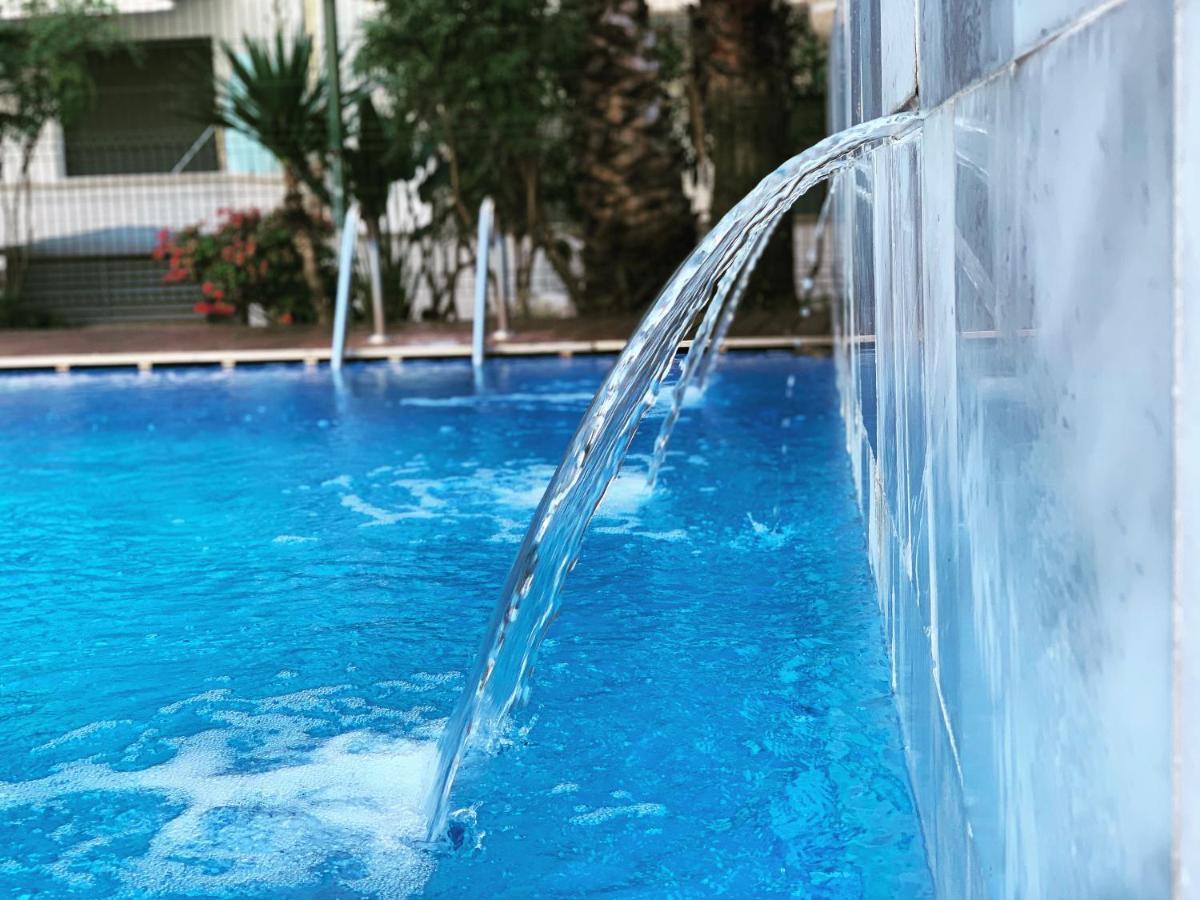 Con Piscina Y Parking En Lloret de Mar