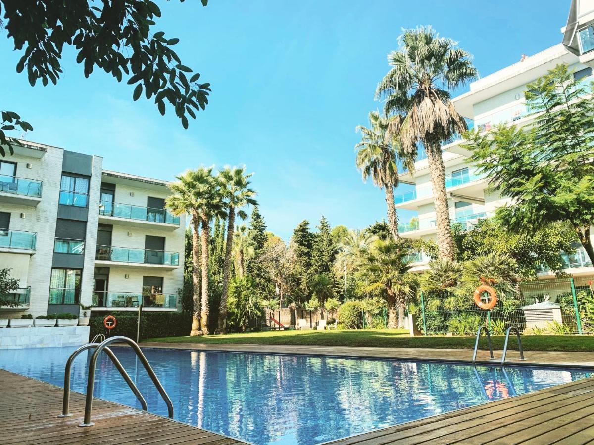 Con Piscina Y Parking En * Lloret de Mar
