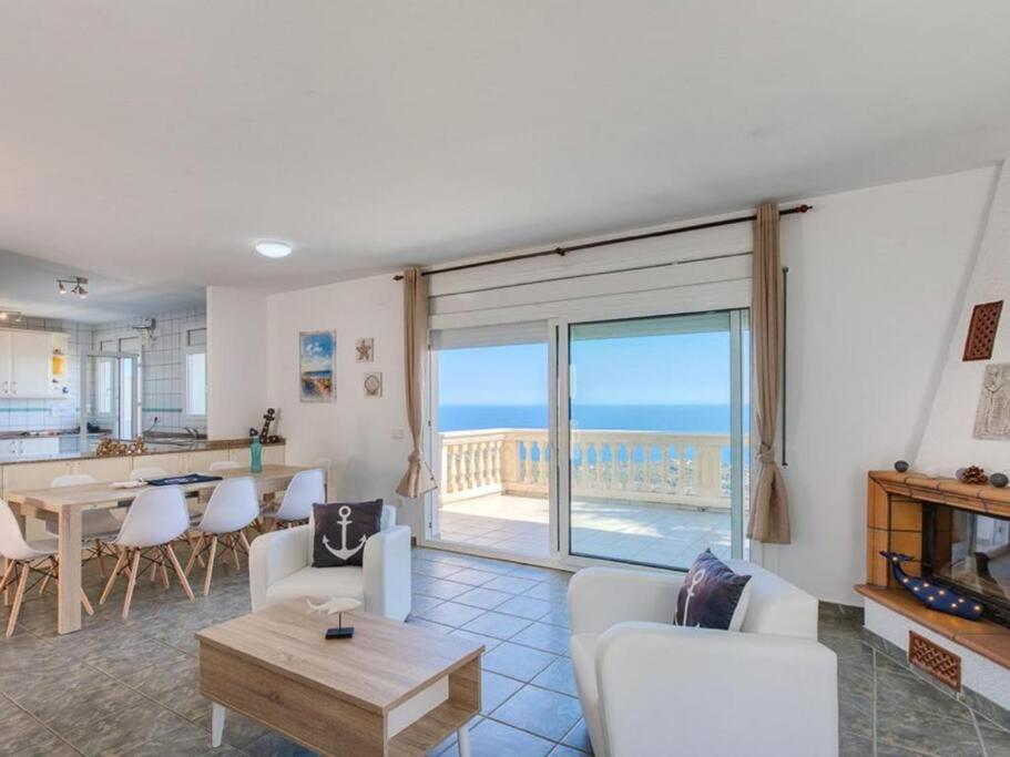Blanca Villa Lloret de Mar