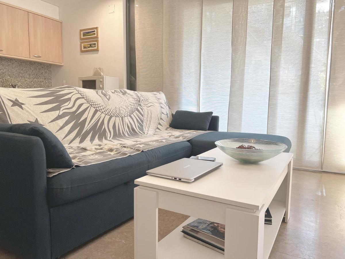 Apartment Con Piscina Y Parking En *