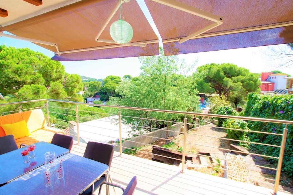 V&v Lloret-villa Suecia: Mountain View Casita With Air Conditioning Lloret de Mar