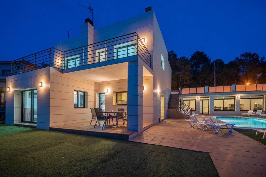 Aurore, 12 Persons, Large Salt-water Pool, Air Conditioning Pousada *