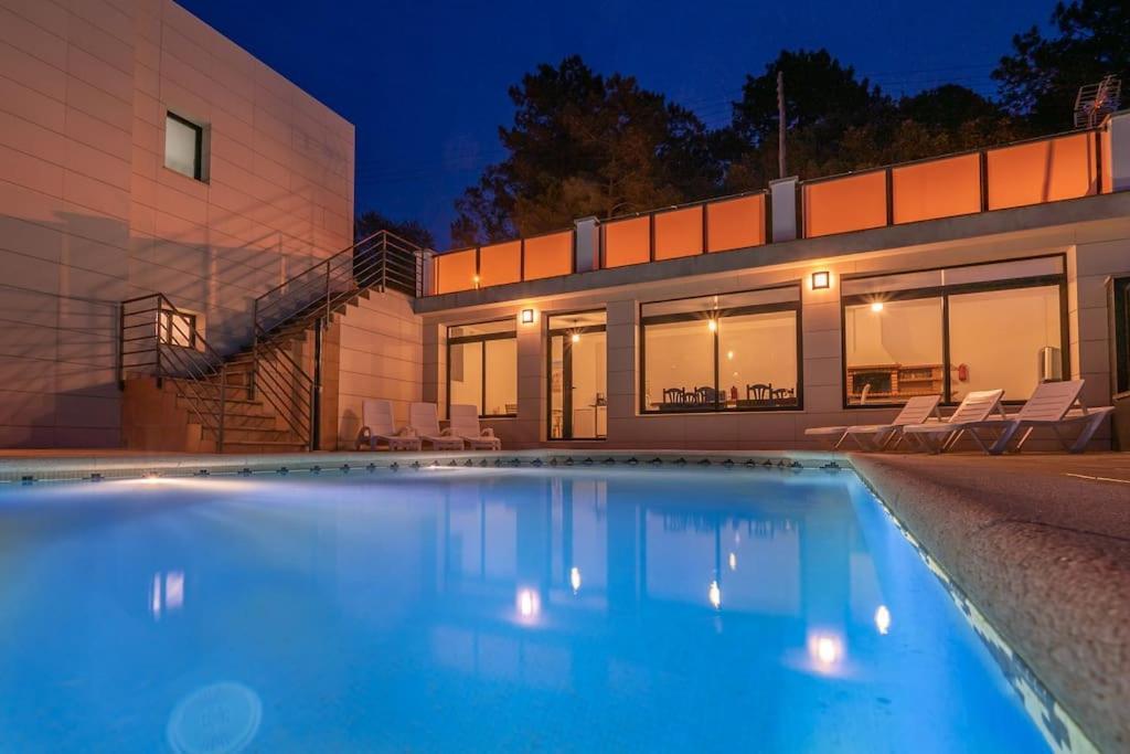 Aurore, 12 Persons, Large Salt-water Pool, Air Conditioning Pousada Lloret de Mar