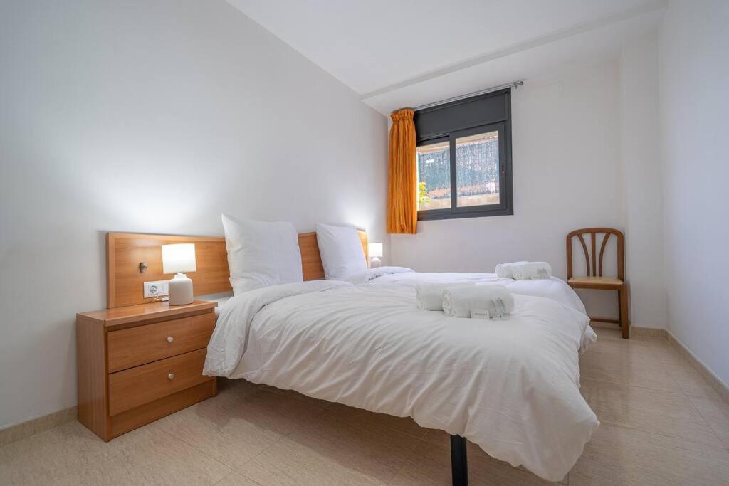 Aurore, 12 Persons, Large Salt-water Pool, Air Conditioning Lloret de Mar