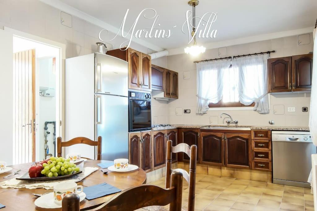 Martin 's Villa. House On The With Pool * Lloret de Mar