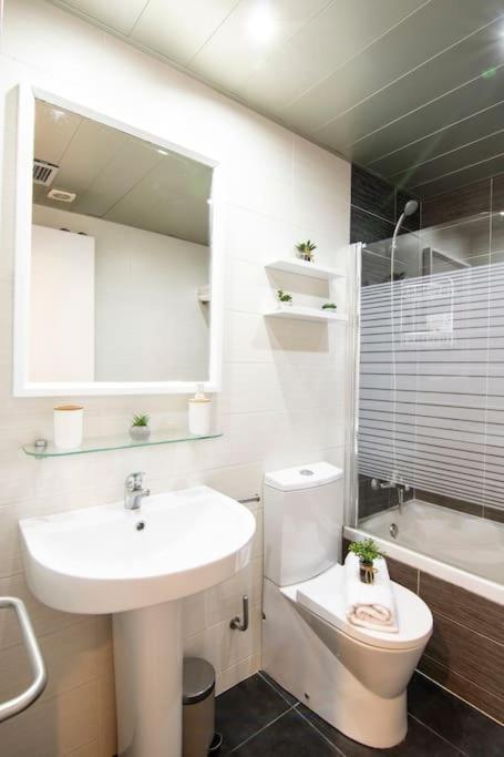 Seahomes Vacations - Acacias Beach&chic Apartment