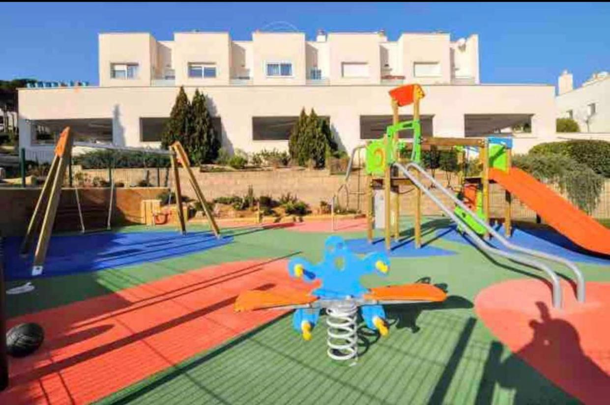 Wonderful Townhouse On Sa Boadella Beach Lloret de Mar