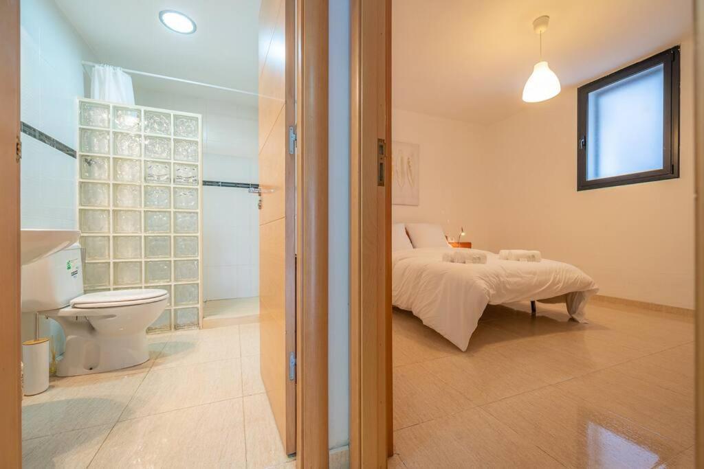 Aurore, 12 Persons, Large Salt-water Pool, Air Conditioning Pousada Lloret de Mar