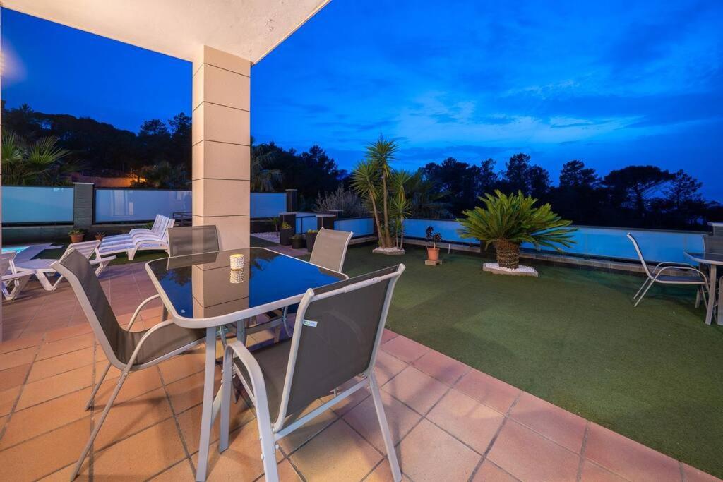 Aurore, 12 Persons, Large Salt-water Pool, Air Conditioning * Lloret de Mar
