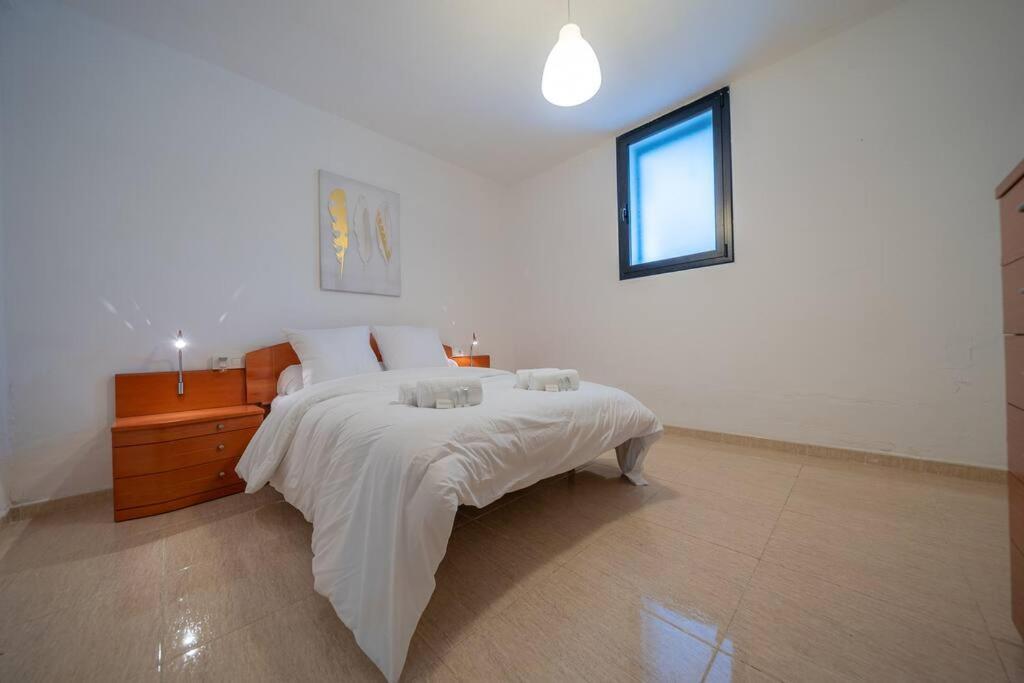 Pousada Aurore, 12 Persons, Large Salt-water Pool, Air Conditioning Lloret de Mar