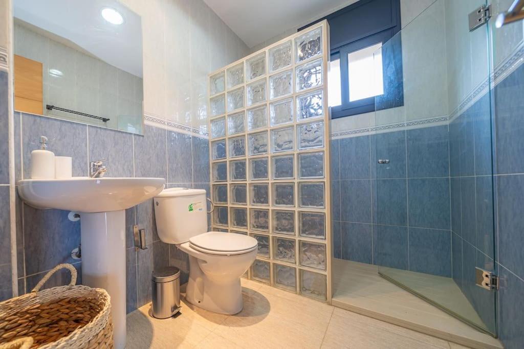 Pousada Aurore, 12 Persons, Large Salt-water Pool, Air Conditioning Lloret de Mar