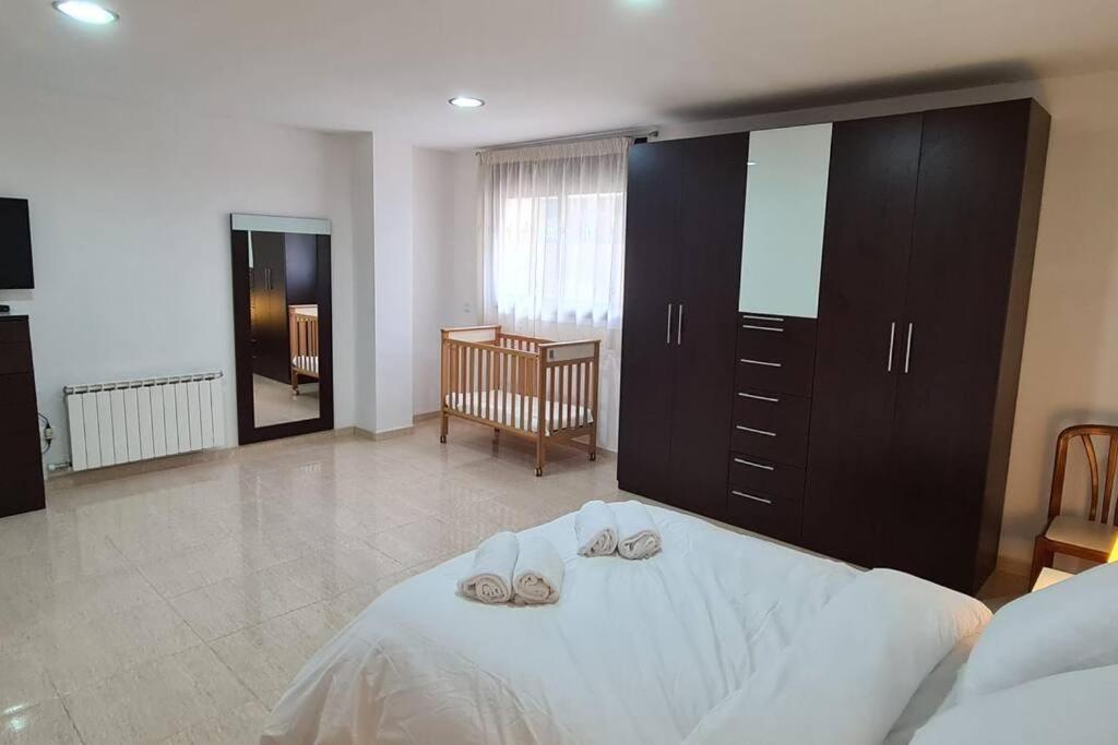 Aurore, 12 Persons, Large Salt-water Pool, Air Conditioning * Lloret de Mar