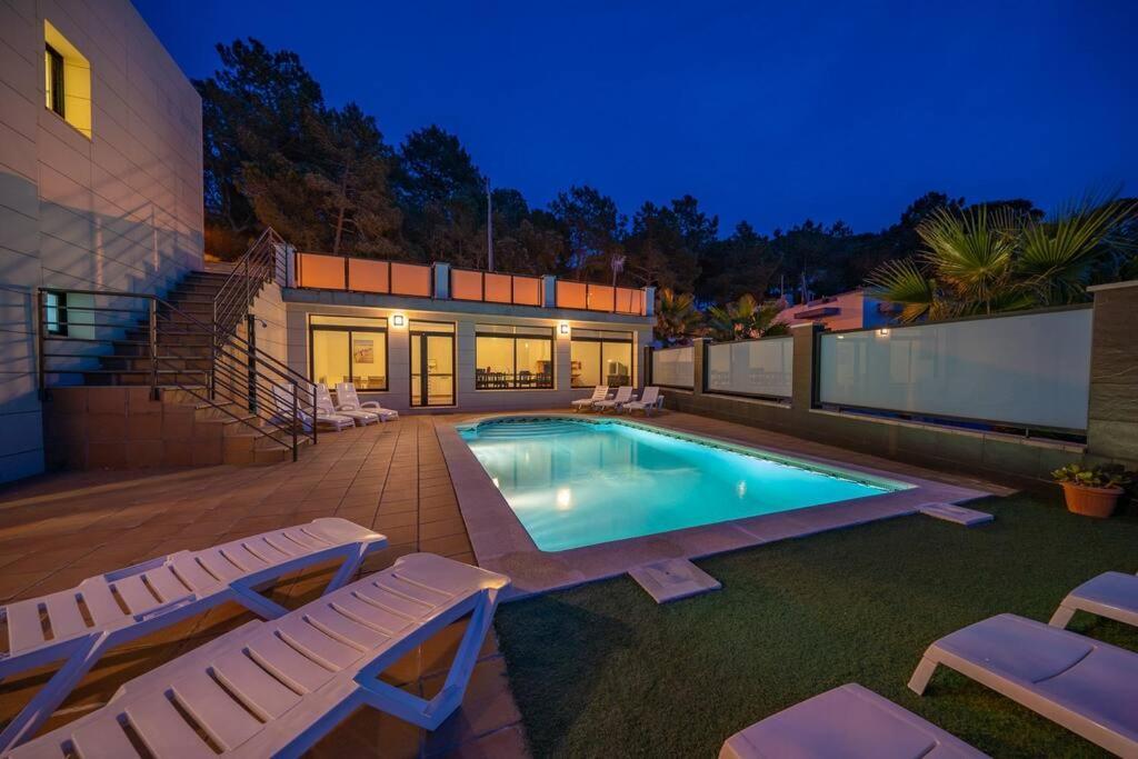 Aurore, 12 Persons, Large Salt-water Pool, Air Conditioning