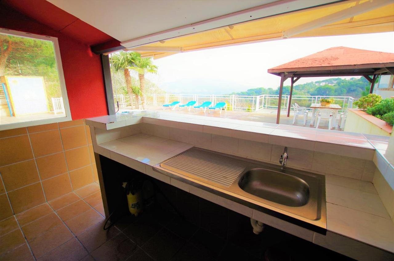 Villa V&v Lloret Sunrise: Spacious 10-person With Pool Near Canyelles