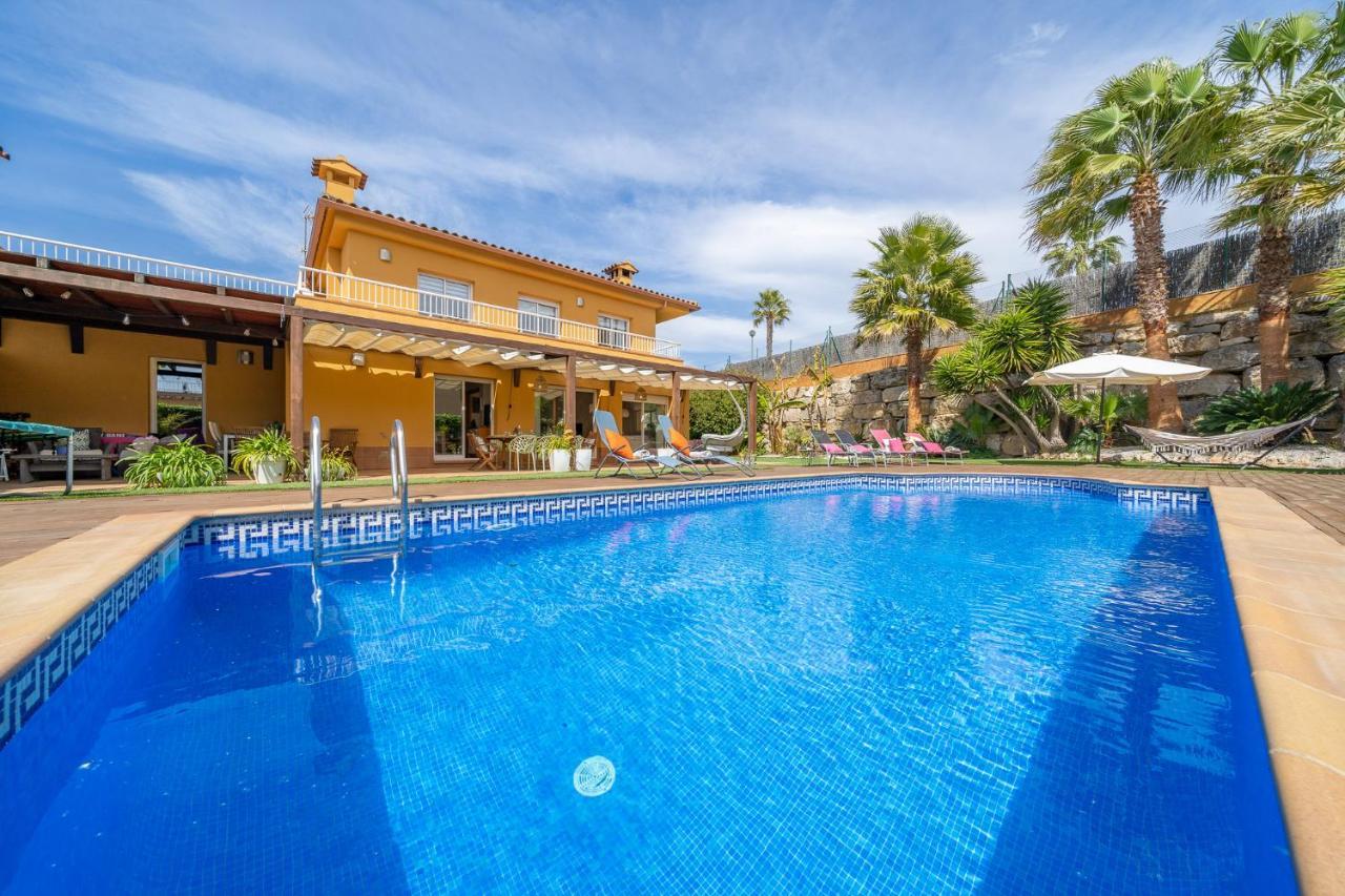 Beverly Hills Lux Air-con Villa *