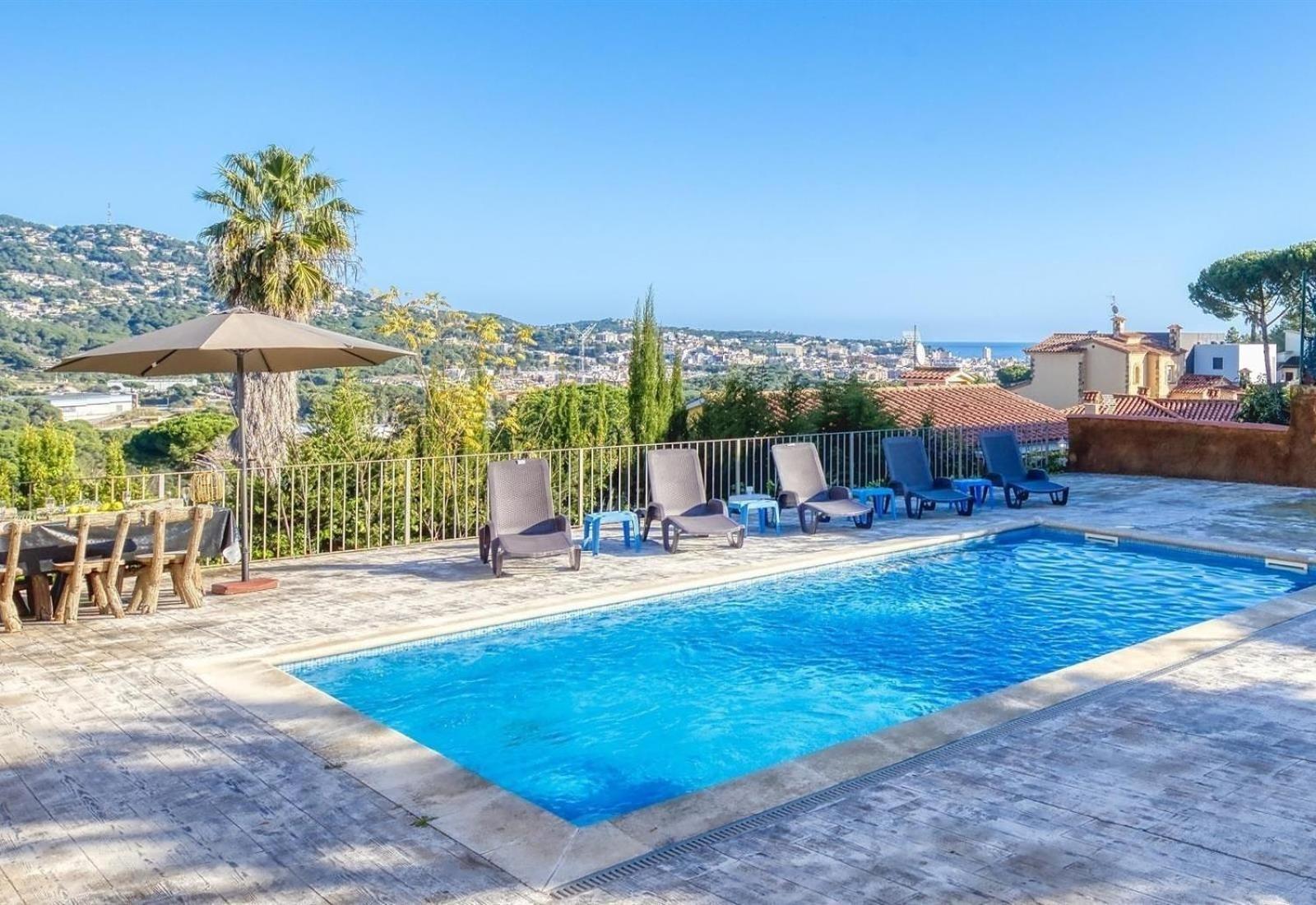 Villa Costacabana - Abigail Lloret de Mar