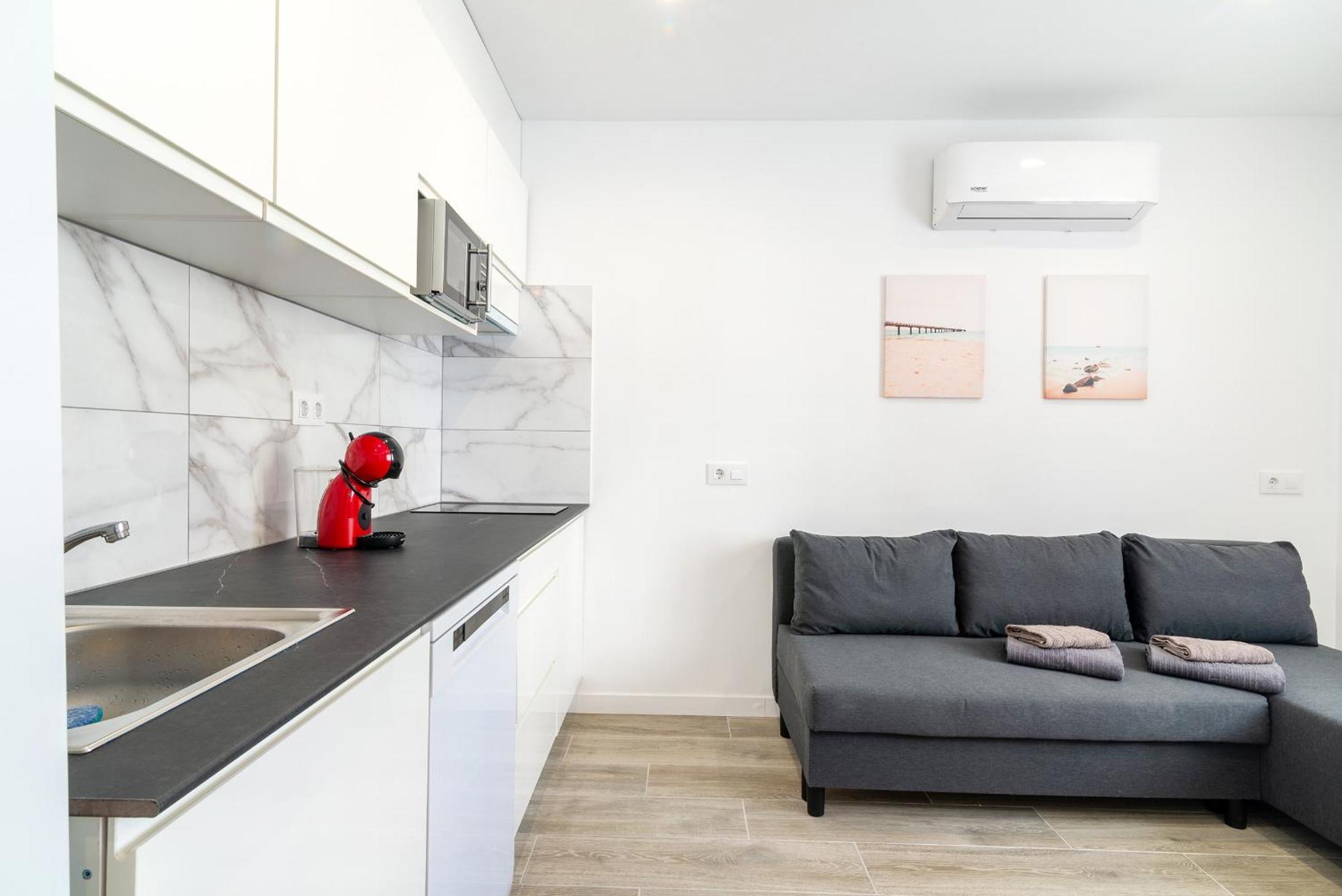 Salatan Apartments, Plaza Paris Apartment Lloret de Mar