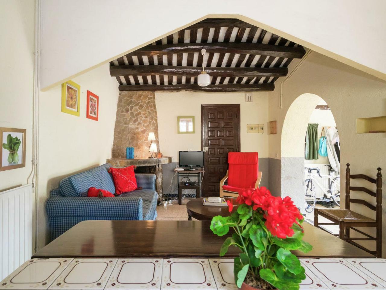 A Picturesque Wine House Now Refurbished Into In Holiday home