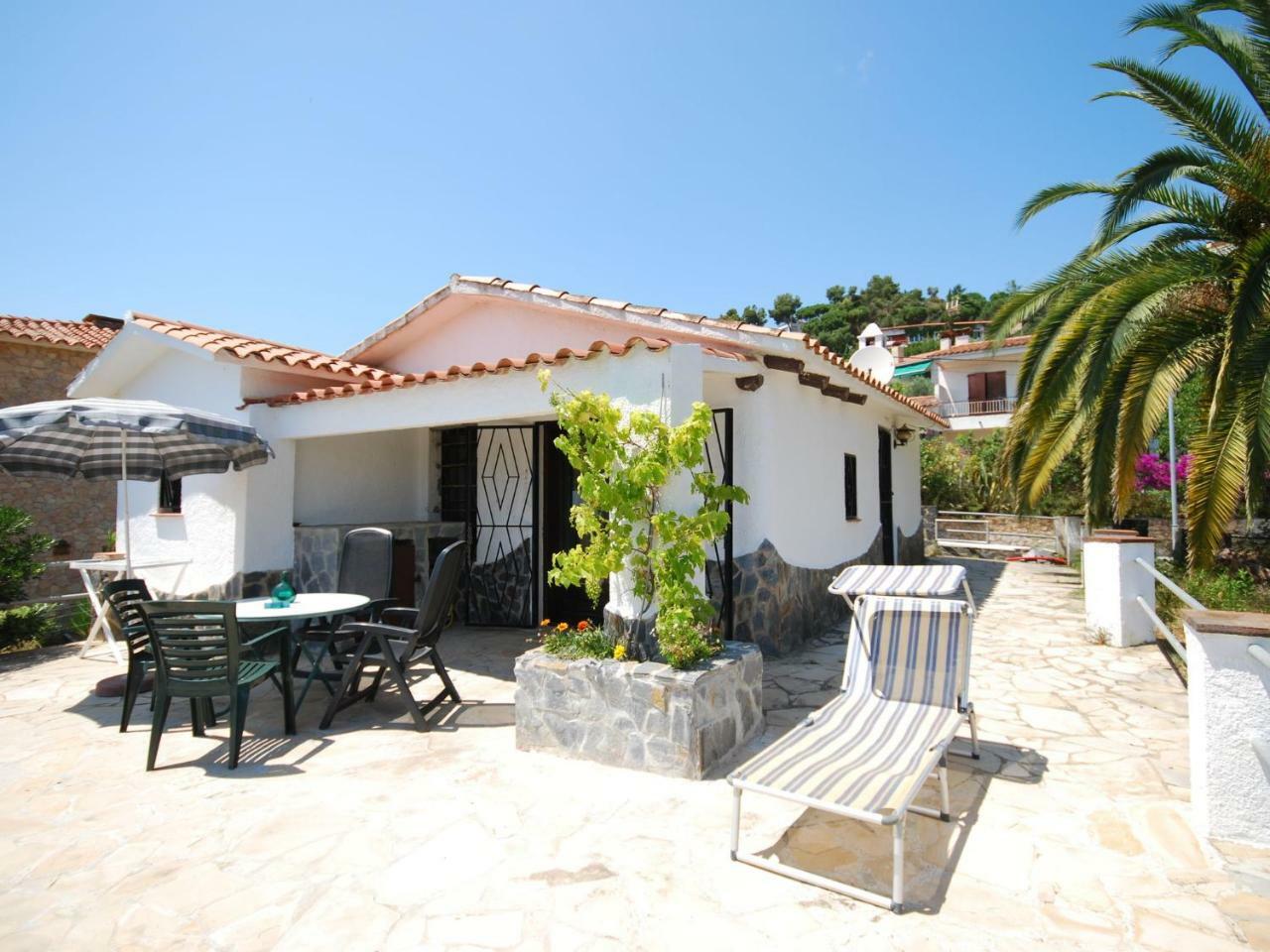 A Picturesque Wine House Now Refurbished Into In *