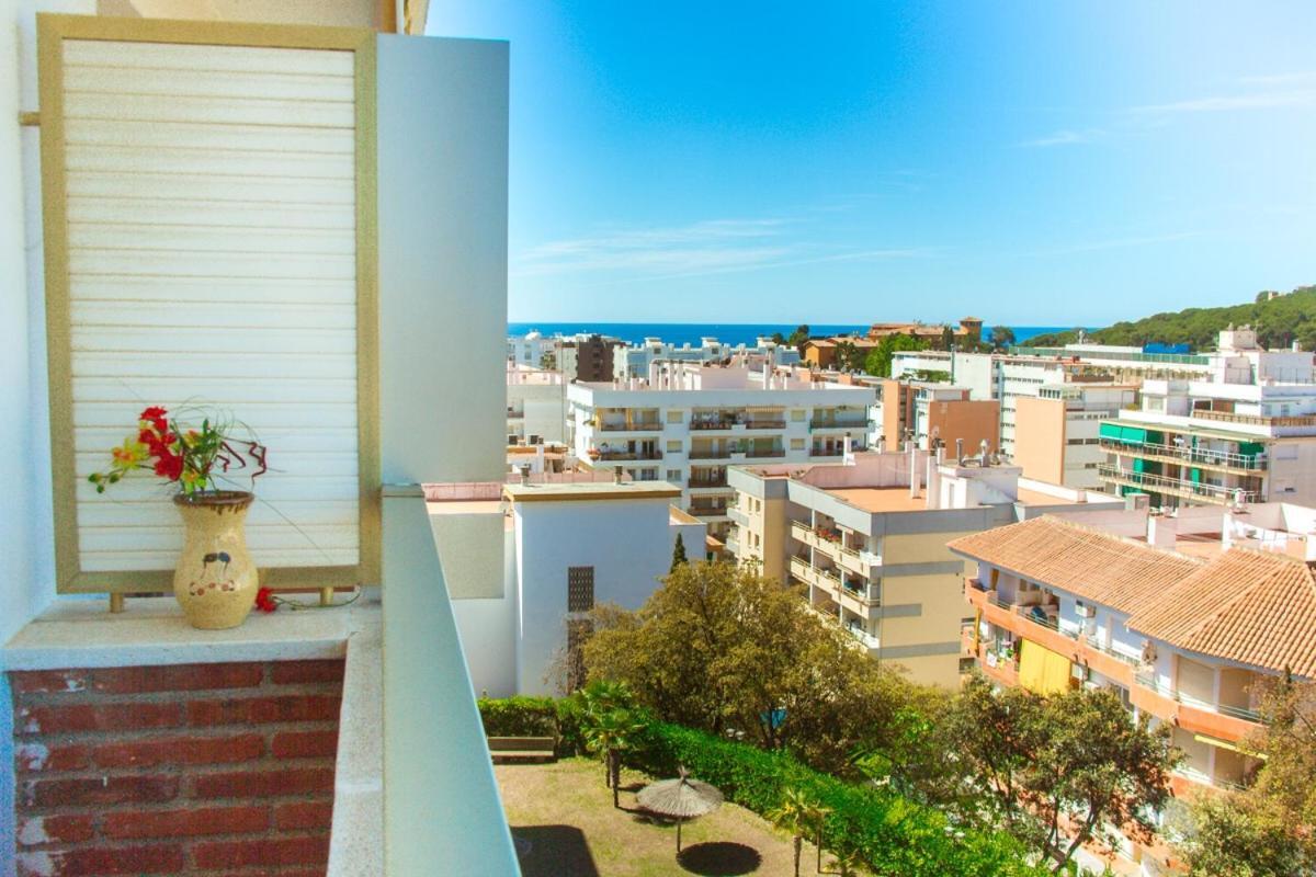 Apartment With Sea View *