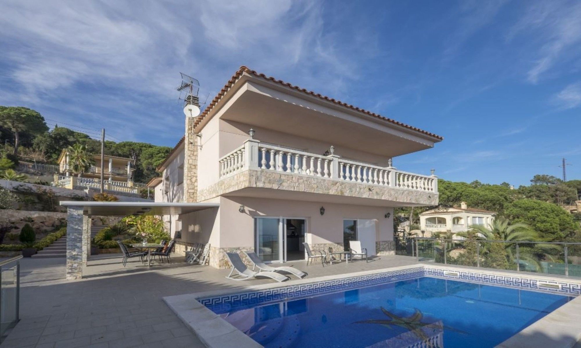 In - 104817 By Mo Villa Lloret de Mar