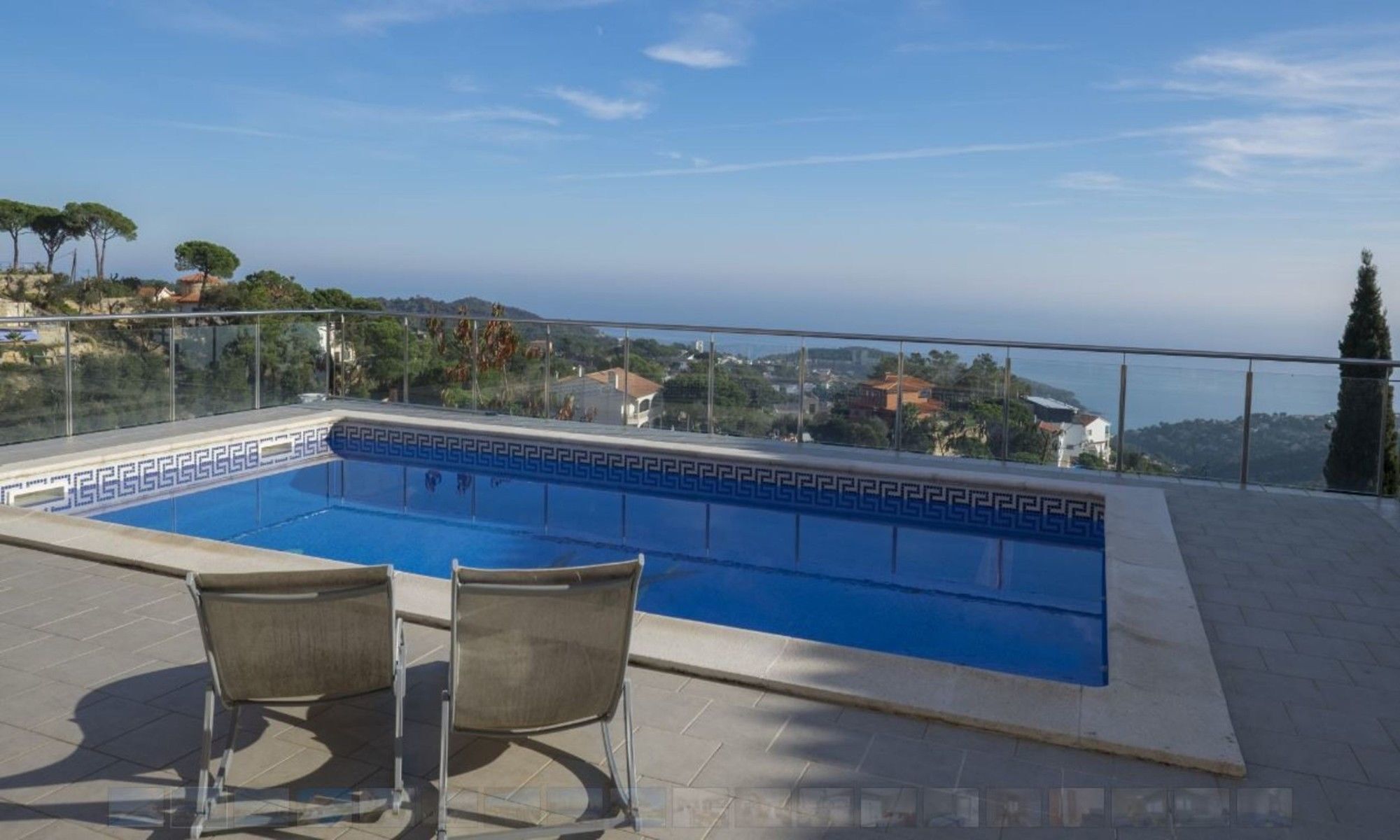 In - 104817 By Mo * Lloret de Mar