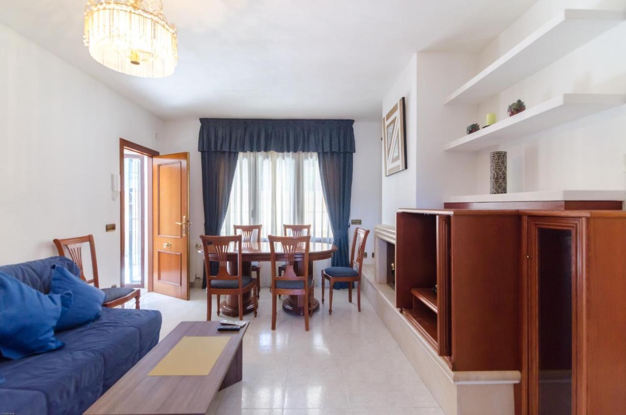 Club Villamar - Comodo Villa *
